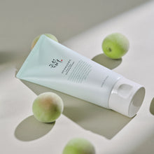 Afbeelding in Gallery-weergave laden, Beauty of Joseon Green Plum Refreshing Cleanser
